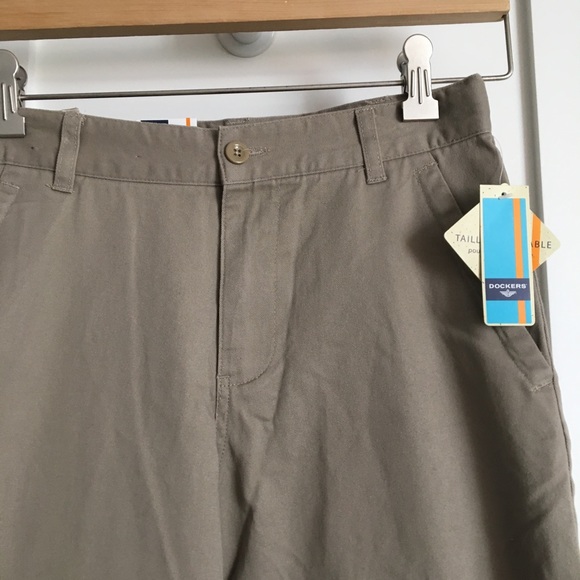 Dockers Flat Front Pant Boys 10 Regular Adjustable - Picture 2 of 5